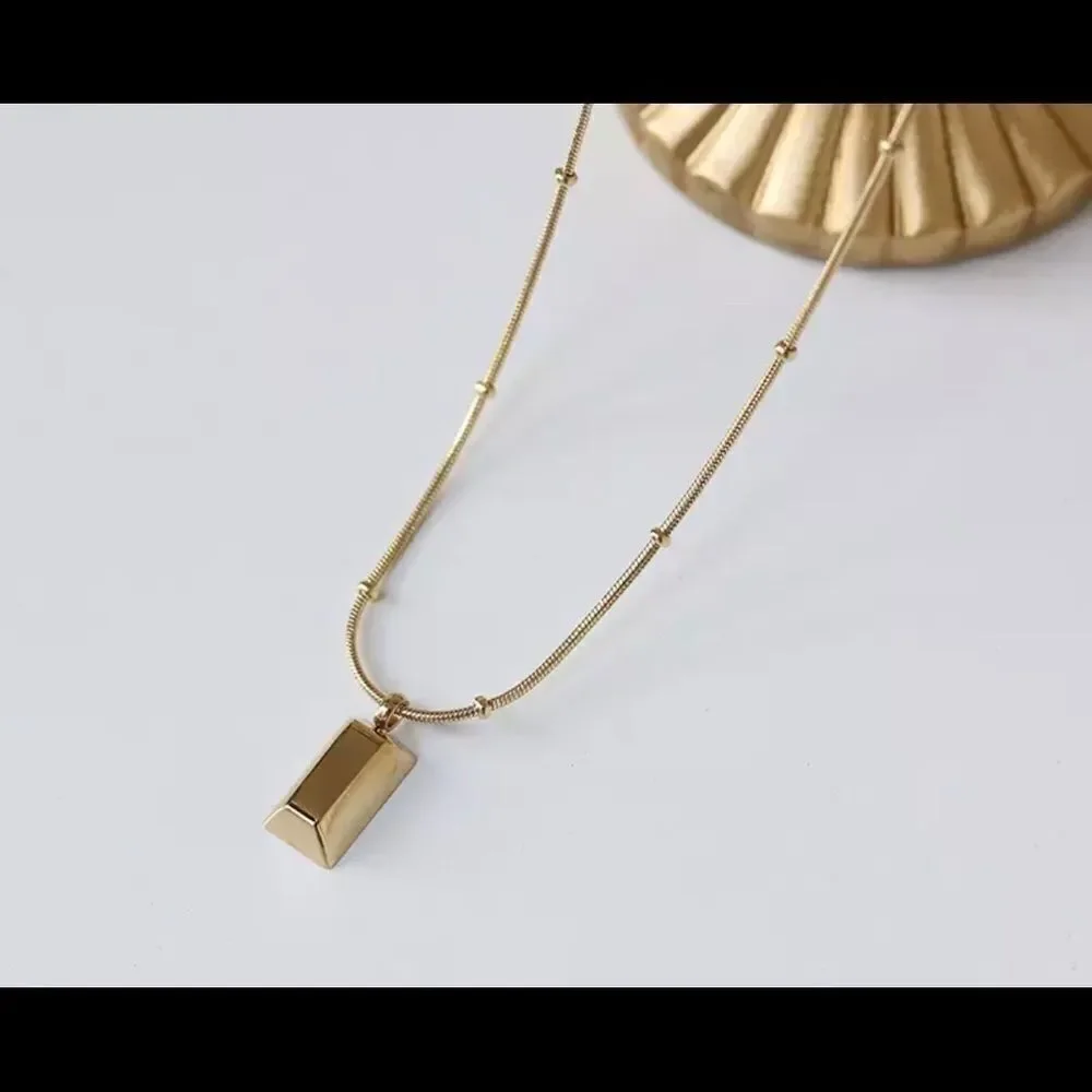 MINIMALIST SS GOLD BRICK PENDANT‎